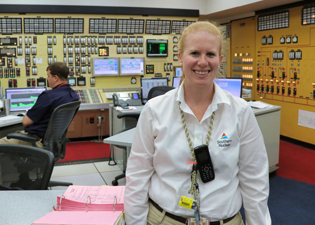 Kristi Nichols in the Vogtle 1&2 control room